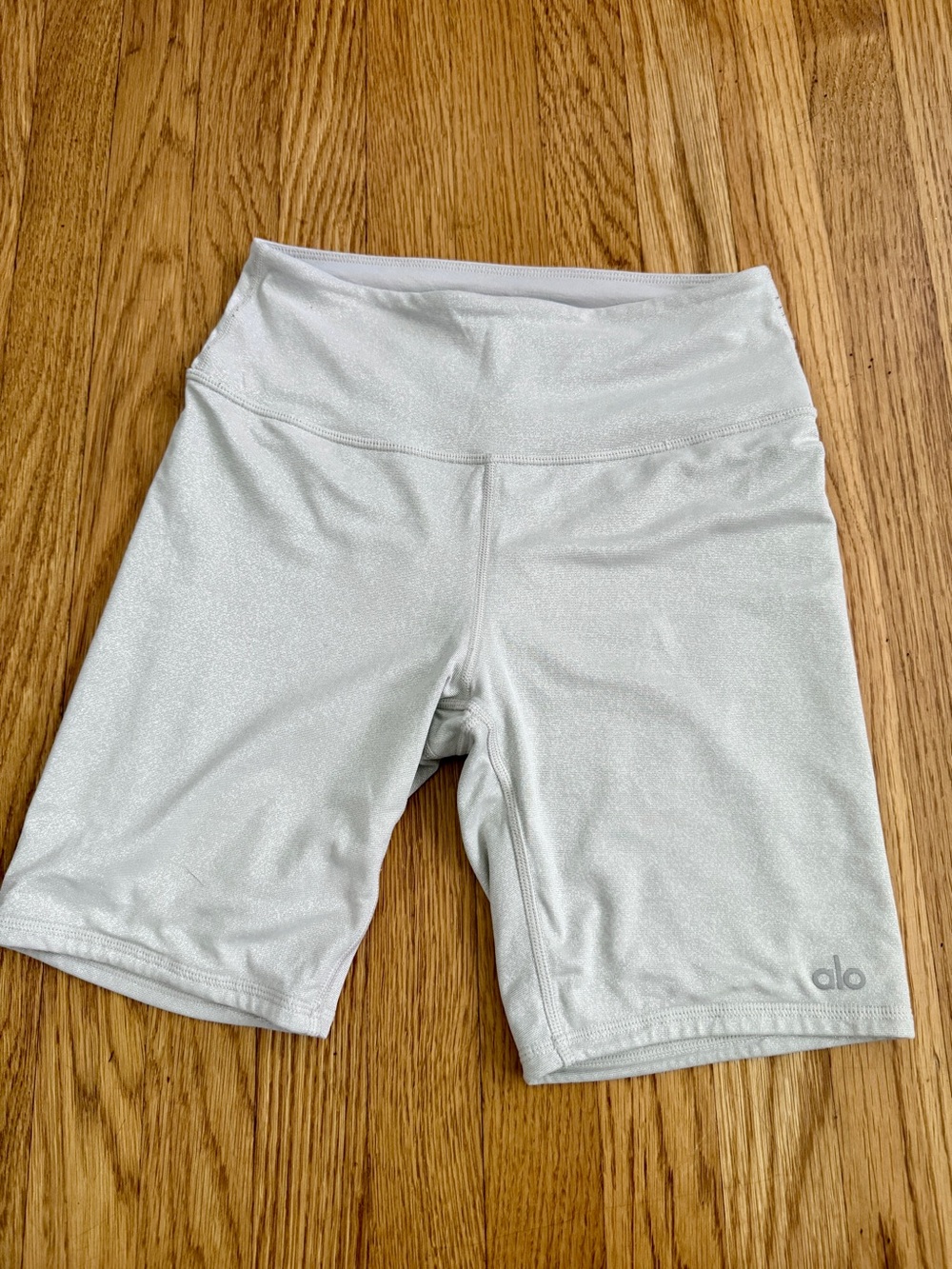 Alo yoga silver shimmer glitter athletic biker shorts XSmall